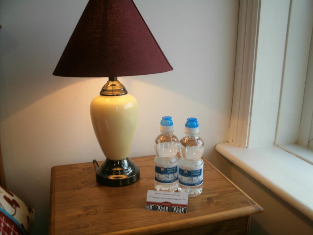 F3 2 Bedroomed Town House - Free Parking - Super 150 Mbps Wifi Near Gavin N Stacey Film House - 1 Free Dog Allowed Barry Quarto foto